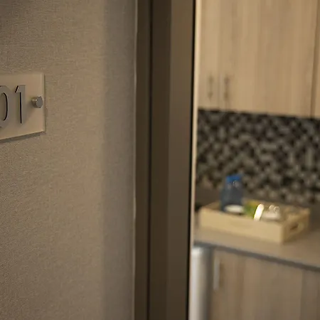 Jimmy's Hotel apartamentowy Larnaca