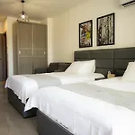 Hotel apartamentowy Jimmy's 4*